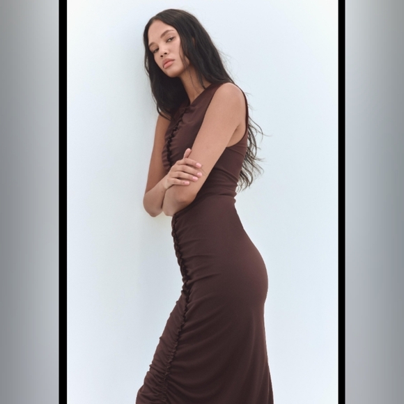 Zara Midi Dress With Céntre Ruffles - Picture 5 of 7